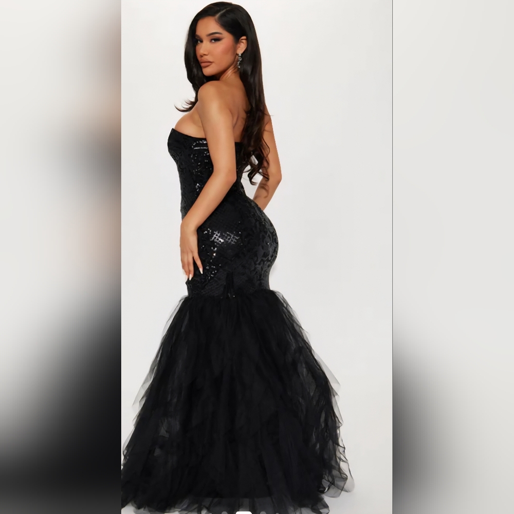 Fashion Nova Black Strapless Dress